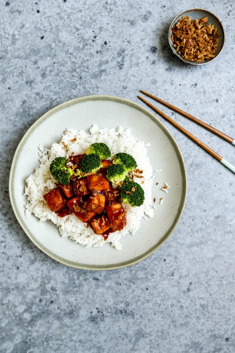 Krokante tofu in zoetzure saus